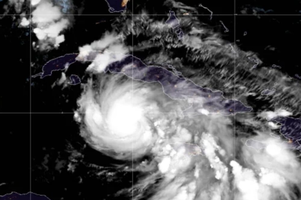 Hurricane Rafael threatens Gulf oil production, prompts evacuations